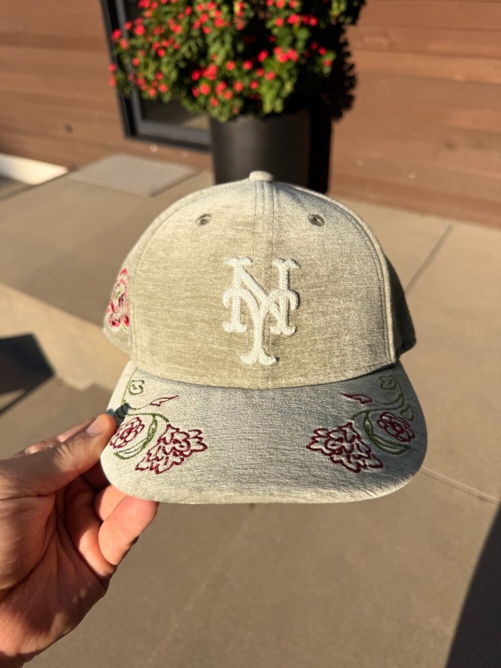 KITH X NEW ERA NY METS BASEBALL CAP - SAGE VELVET WITH EMBROIDERED FLOWERS